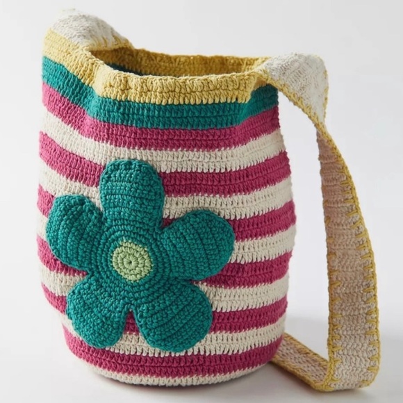 Urban Outfitters Handbags - URBAN OUTFITTERS CROCHET BAG